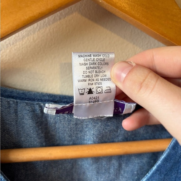 Vintage lightweight denim jacket with floral details - Picture 7 of 8